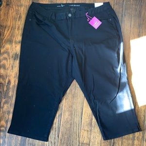 🖤BRAND NEW🖤 Lane Bryant Genius Fit Black Capri